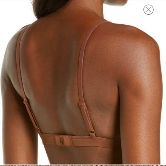 SKIMS Mesh Triangle Bralette - Picture 3 of 12